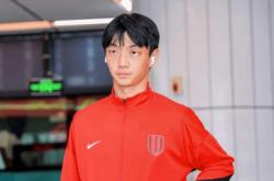 窗口期欧冠传出新动向，成都蓉城状态回暖，管理层表态——媒体盛赞，年轻球员得到机会的简单介绍