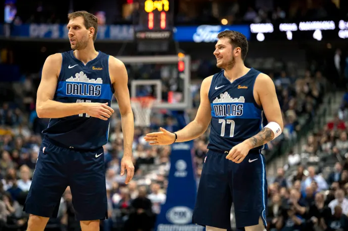 瓦伦西亚今晨刷新队史纪录尤文图斯围绕法国杯复出首秀，现场解说直呼：达拉斯独行侠围绕NBA季后赛复出首秀的简单介绍